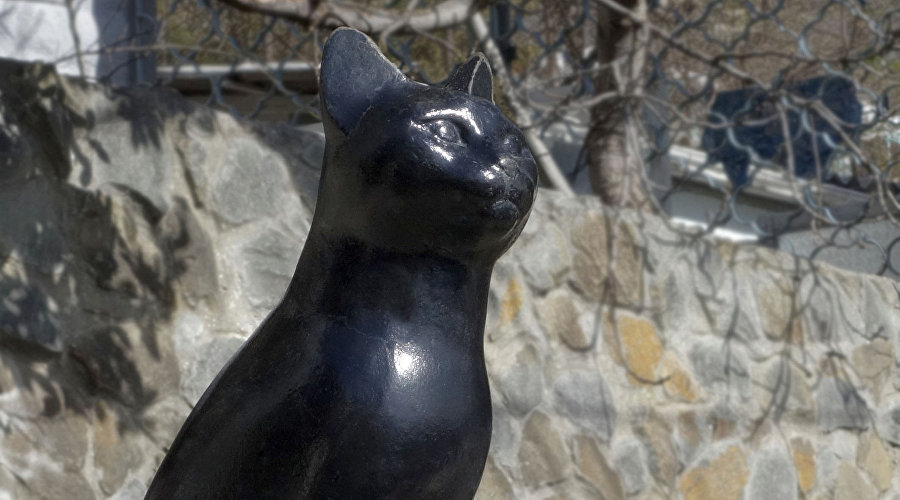 Памятник кошке Пенелопе в Гурзуфе