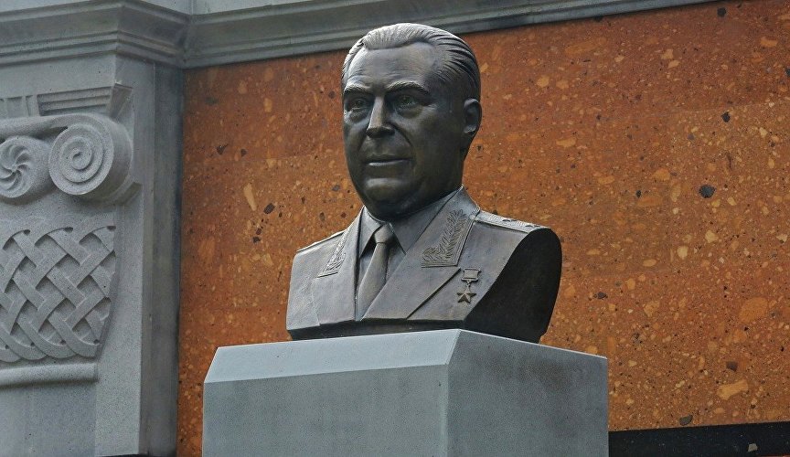 Памятник Герою Советского Союза Ашоту Аматуни