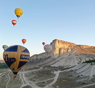 Рассветный полёт: как в Крыму стартовал Фестиваль воздушных шаров
