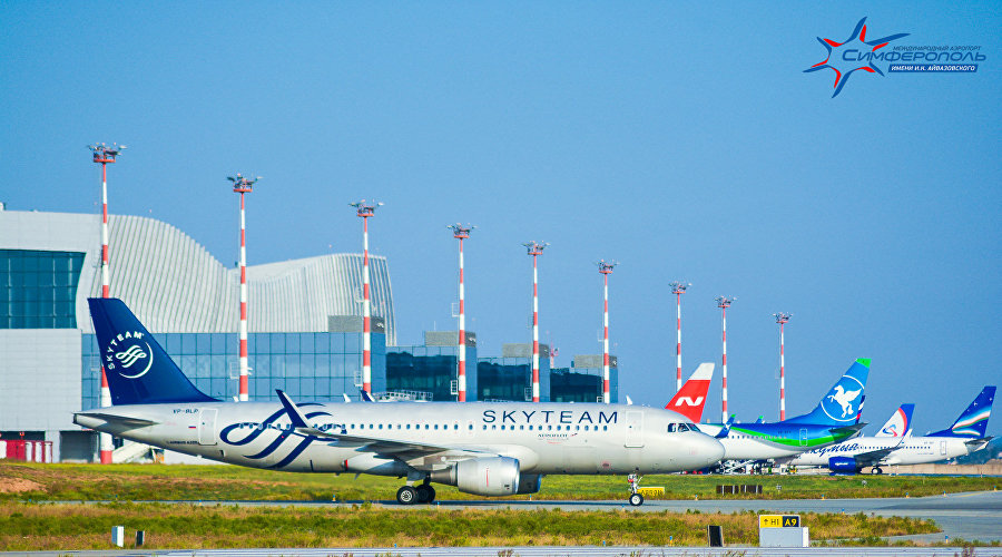 Самолеты в аэропорту Симферополь
