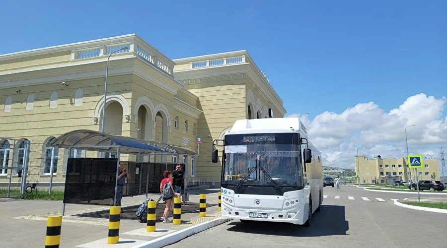 Автобус на станции