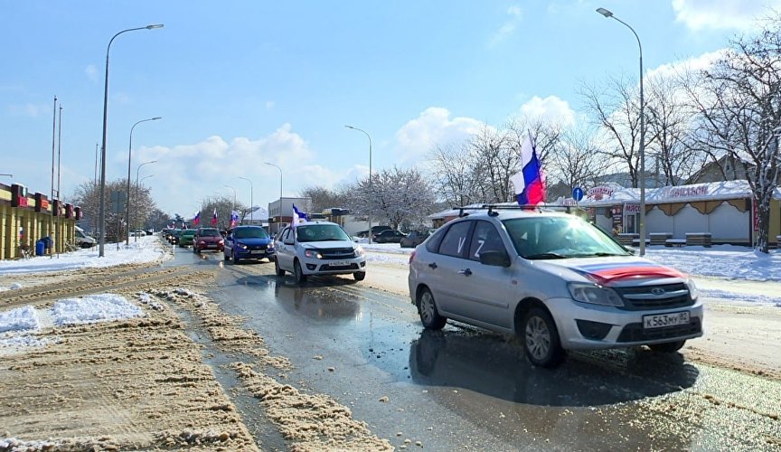 Автопробег в Феодосии в честь празднования годовщины воссоединения Крыма с Россией