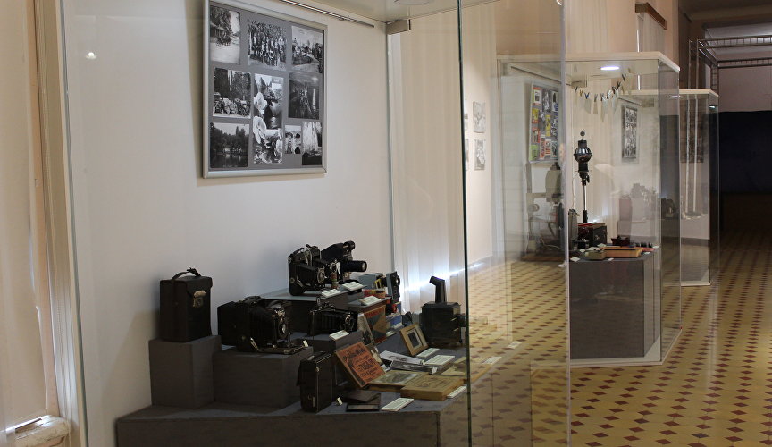 Экспонаты выставки «Эпоха черно-белой фотографии»