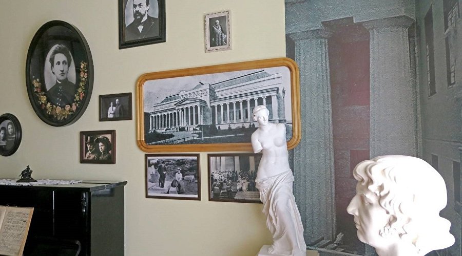 Зал № 1 в музее Марины и Анастасии Цветаевых