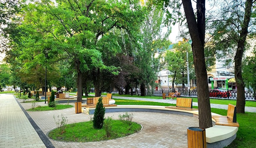 Сквер на бульваре Ленина в Симферополе