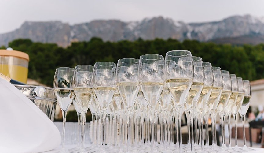 Праздник в отеле «Крымский Бриз Hotel & Villas» Праздник в отеле «Крымский Бриз Hotel & Villas»