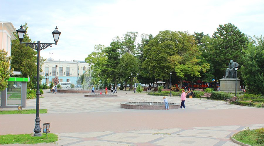Сквер имени Тренёва в Симферополе