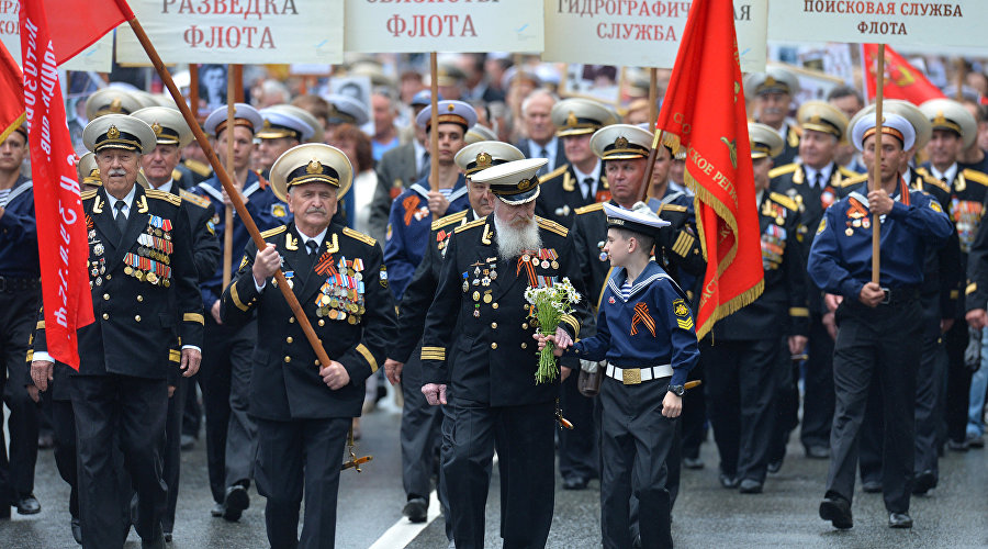 Участники военного парада в Севастополе