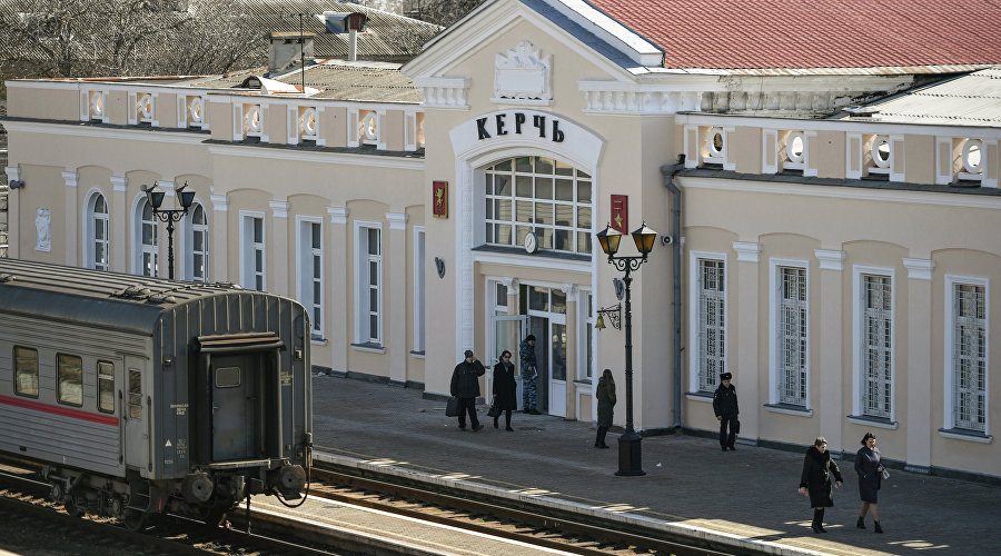 Здание железнодорожного вокзала Керчи
