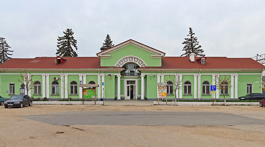 Железнодорожный вокзал Бахчисарая