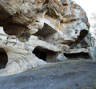 Пещерный город Тепе-Кермен