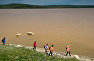 Воды Кояшского озера в зависимости от сезона меняют цвет: от нежно-розового до интенсивно-красного и ярко-оранжевого