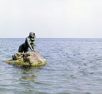 Скульптура русалки в Мисхоре