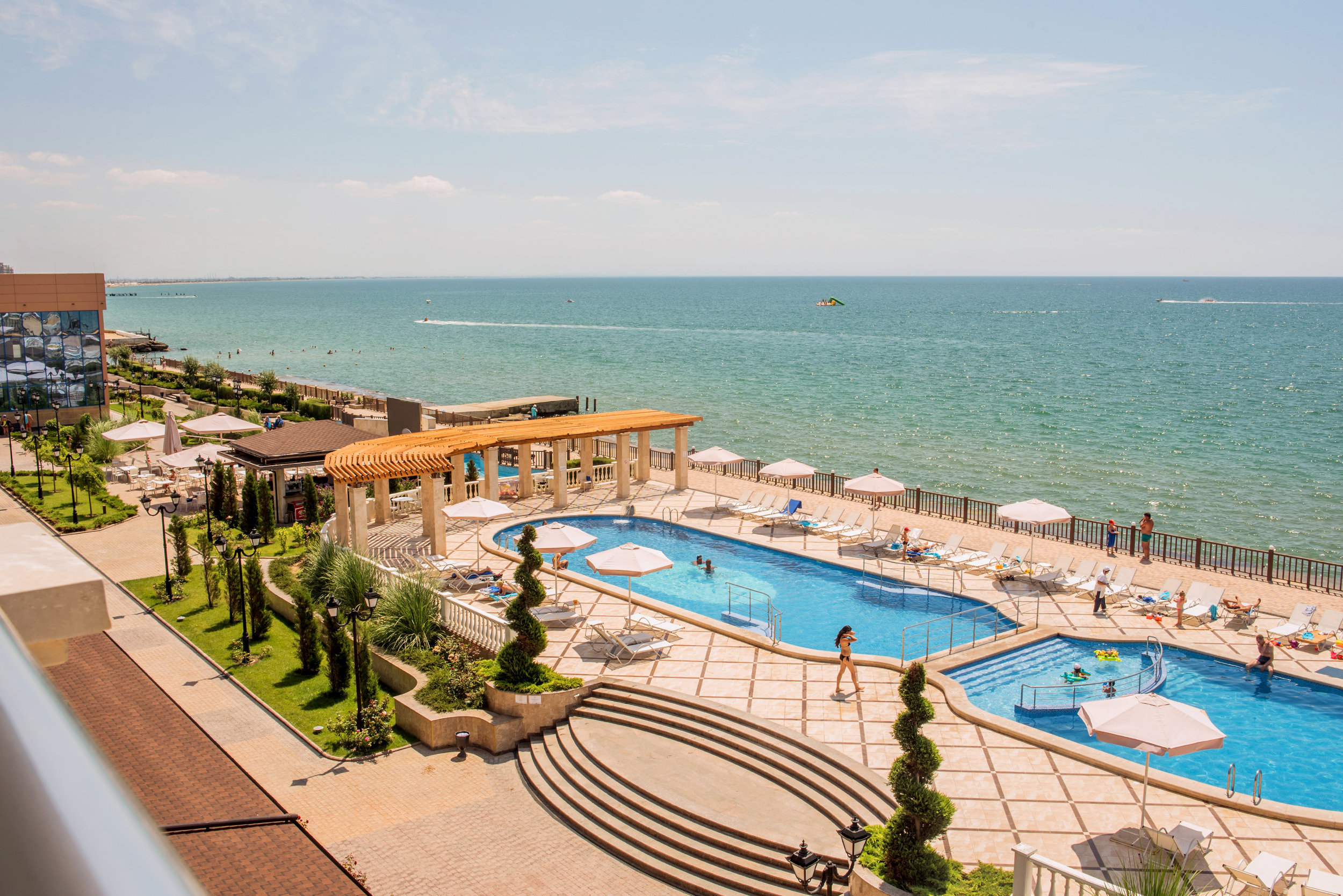 Открытый бассейн отеля Ribera Resort &amp; SPA