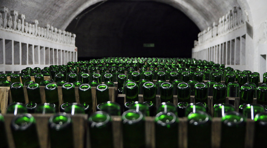 Голицынские подвалы завода шампанских вин «Новый свет» в Крыму