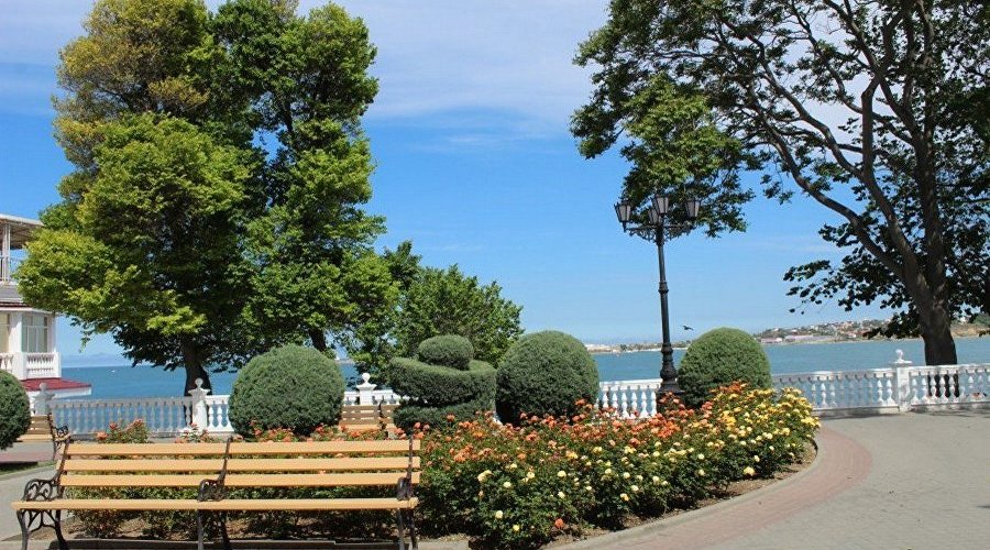 Севастополь ко Дню города украсят тысячами ярких цветов и фонтанами
