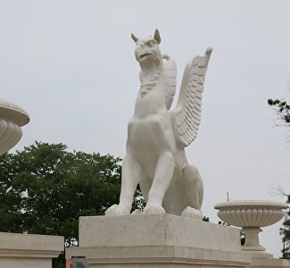 На Большую Митридатскую лестницу вернули грифонов