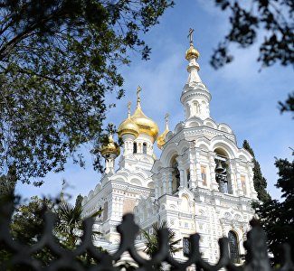 Троица в монастыре, старая Ялта и подъем на Чатыр-Даг: паломнические поездки по Крыму в июне