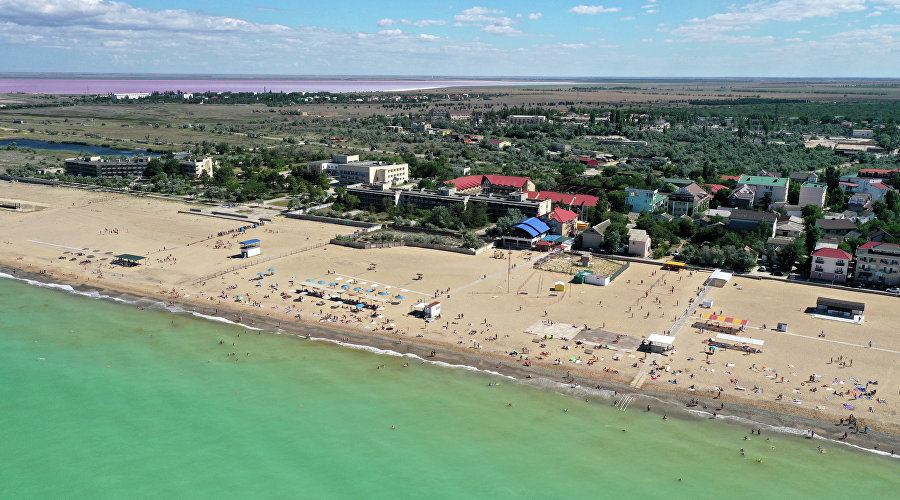 Пляж на сакском побережье