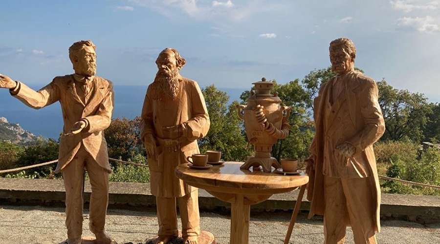 Парк деревянной скульптуры «Вишнёвый сад. Возрождение»