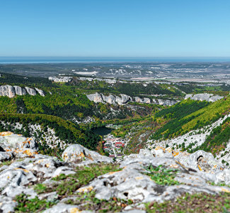 Весной туристы выбирают Бахчисарай для активного отдыха всей семьёй