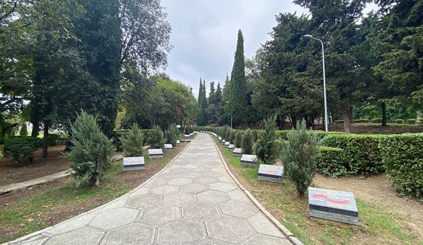 «Аллея Славы» в парке Ливадийского дворца