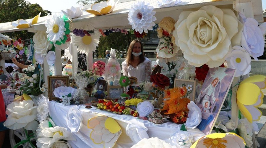 Акция «Белый цветок» в Екатерининском саду