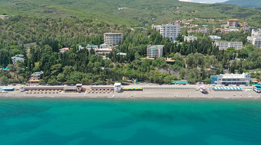 Вид на побережье Алушты