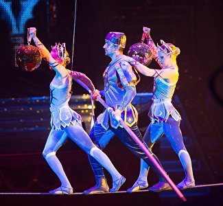 «Ёлка в цирке»: в Симферополе выступят иллюзионисты и акробаты из Москвы