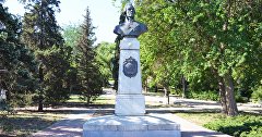 Памятник Фёдору Ушакову на Историческом бульваре