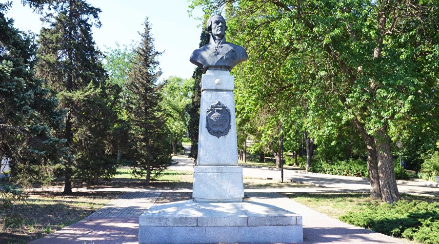 Памятник Фёдору Ушакову на Историческом бульваре