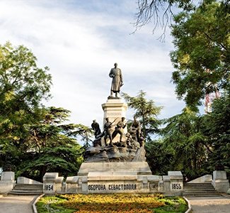 Памятник Эдуарду Тотлебену