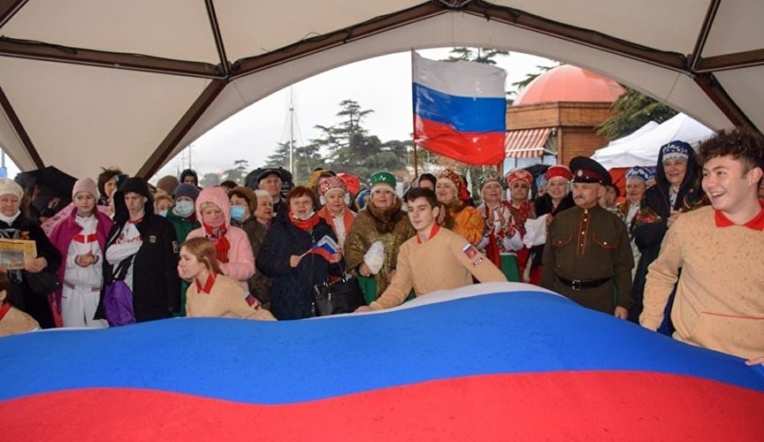 Патриотический флешмоб в честь годовщины «Крымской весны»