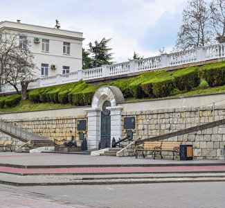 По Севастополю с экскурсией: желающим покажут площадь Ушакова и её окрестности