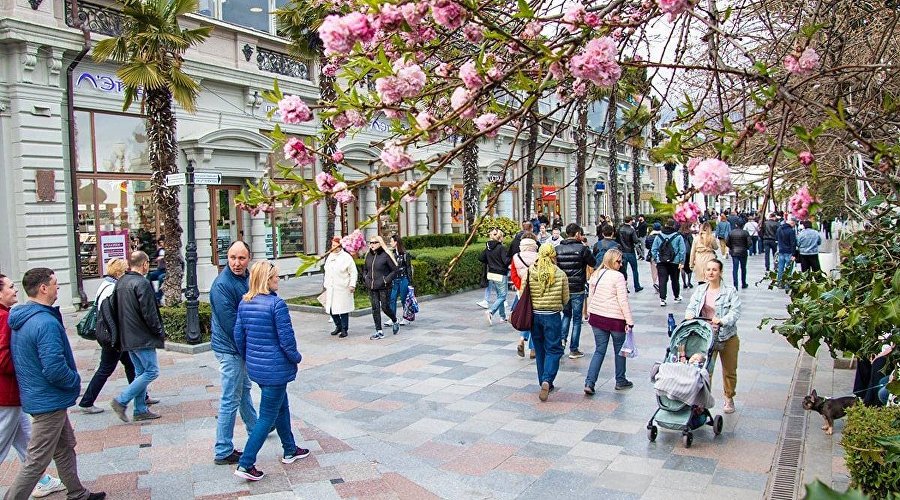 Отдыхающие в Ялте