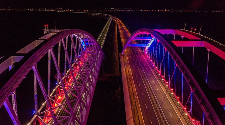 Подсветка арок Крымского моста