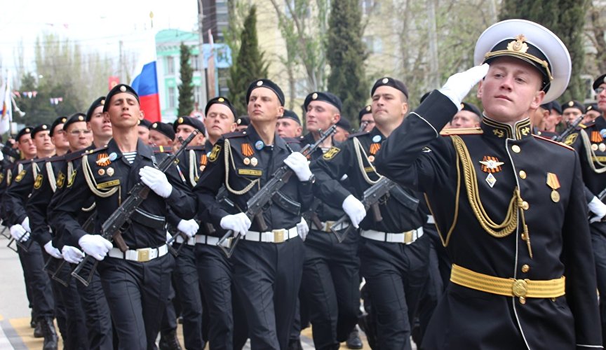 Военный парад в Керчи
