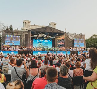 Праздник детского кино: Харатьян привезет в Евпаторию «Солнечный остров»