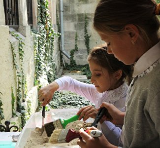 Найти артефакт и расписать «античную» посуду: Херсонес зовёт на День защиты детей