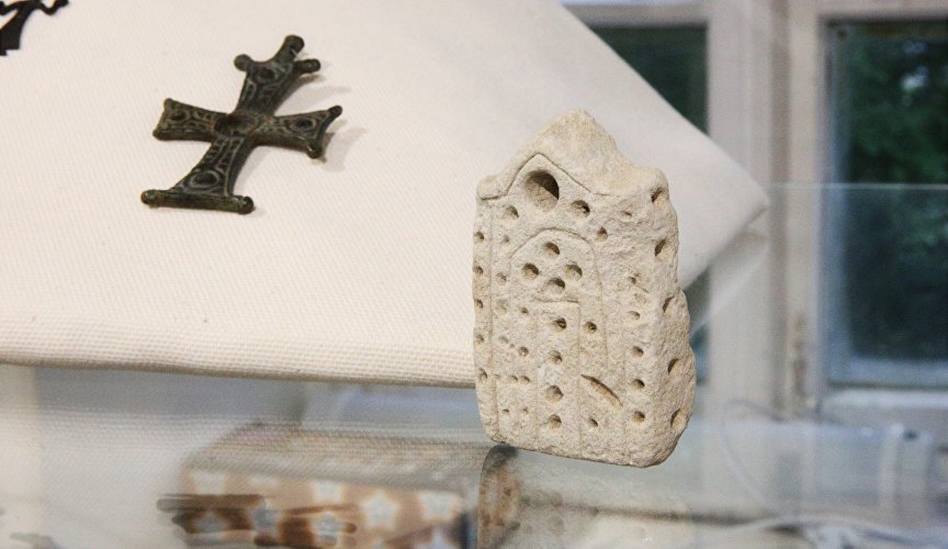Выставка «Под сенью креста святого Георгия. Крепость Чембало по археологическим данным»