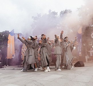 Танцы и песни под открытым небом: «Таврида» провела концерт в Судаке