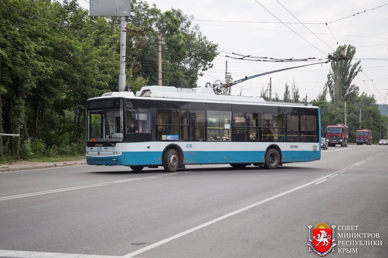 Троллейбус на маршруте Симферополь - Ялта
