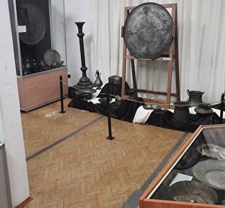 Хэнд-мэйд из прошлого: в Симферополе открылась выставка вышивки и изделий из металла