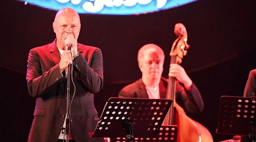 Алексей Кортнев с программой «Нес’JAZZ’ный случай»