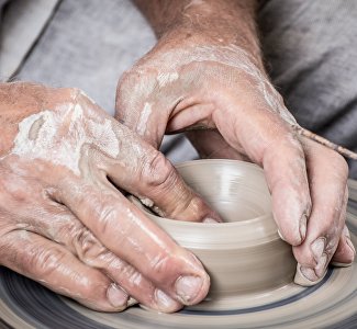 «Рождение» из огня: в Симферополе на глазах зрителей создадут керамического грифона