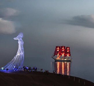 Плавающие шедевры: бухту Капсель украсят яхты с 9-метровыми картинами на парусах