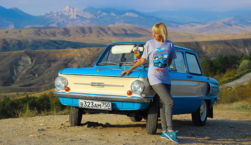 Кристина Трактирова со своим ЗАЗ-968А (Красавчик)