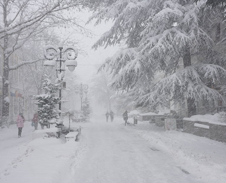 Снегопад в Симферополе 