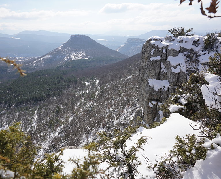 Вид на Тепе-Кермен 
