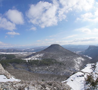 Мокрый снег и ветер: в Крыму на два дня объявлено штормовое предупреждение